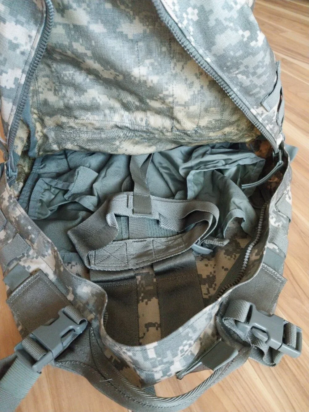 US Military NWOT UCP MOLLE II Medium Rucksack BAG ONLY - NO STRAPS, BELT, FRAME